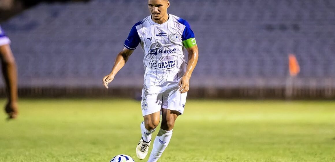 Volante André Lima é contratado pelo Paysandu