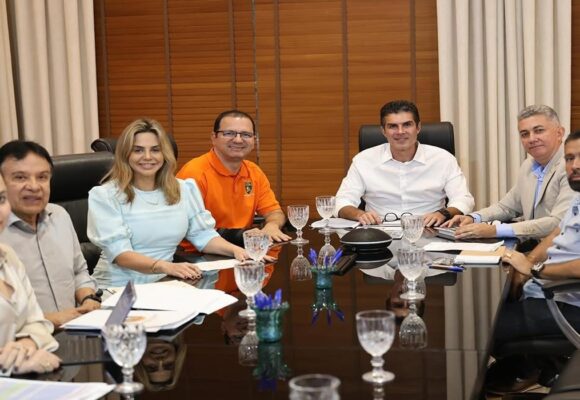 Helder anuncia para Bom Jesus do Tocantins construção de novo hospital e obras de asfalto