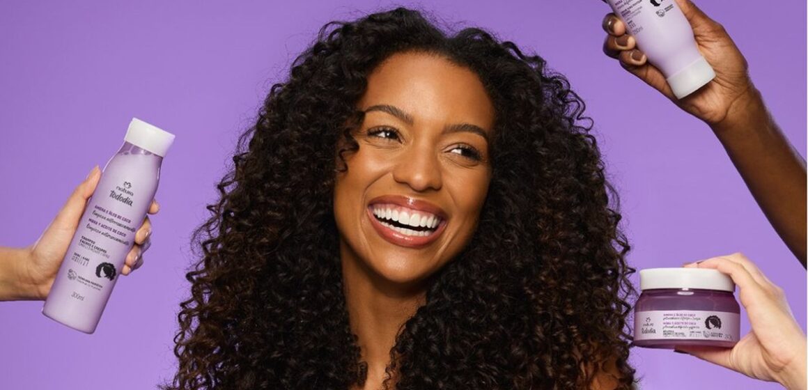 Natura amplia linha Tododia com produtos para cabelos cacheados e crespos
