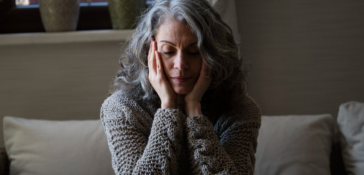 Ginecologista ensina quais hábitos ajudam a reduzir os efeitos da menopausa