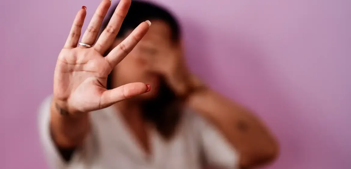 Nove em cada dez agressões contra mulher foram presenciadas por alguém