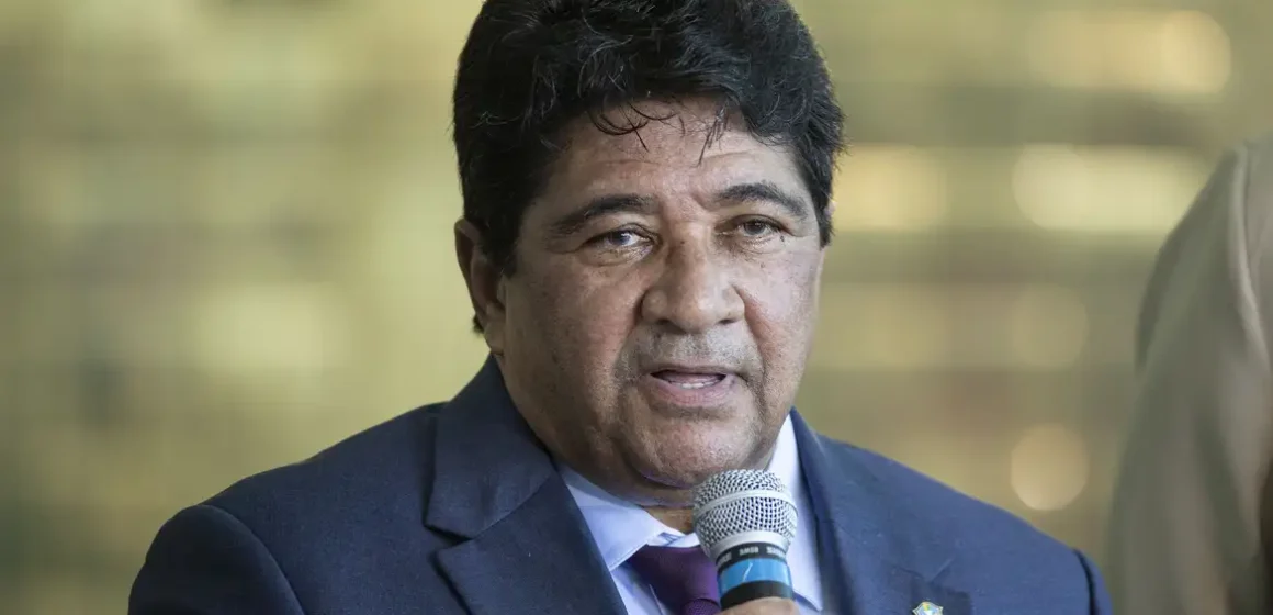 “Resistimos ao golpe”, dispara Ednaldo Rodrigues sobre Ronaldo após ser reeleito na CBF