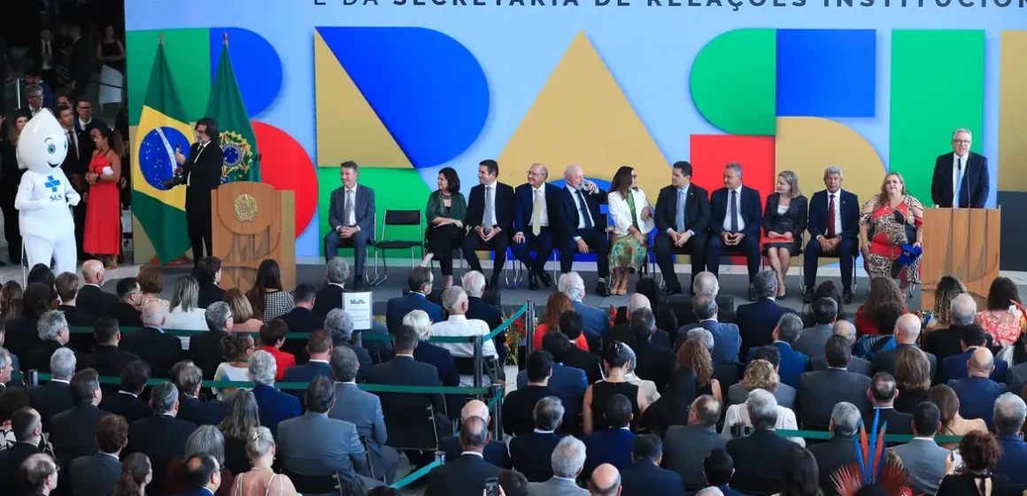 Padilha diz que principal meta é reduzir tempo de espera no SUS