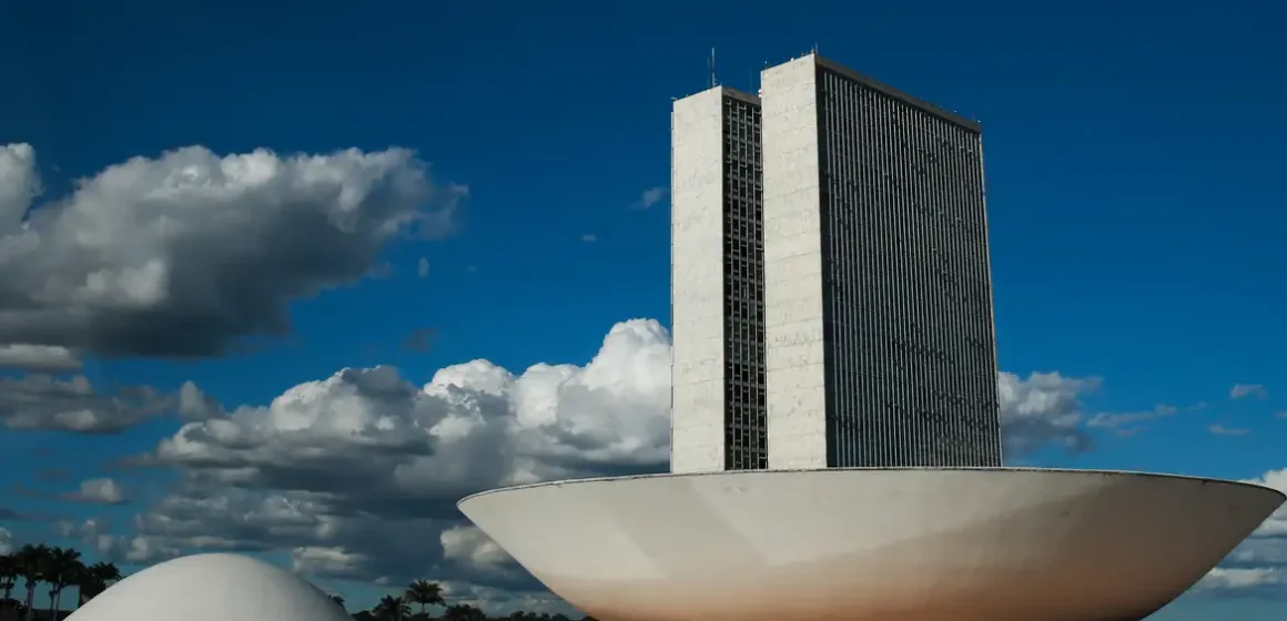 Votação do orçamento de 2025 em Comissão é adiada para sexta-feira
