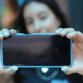 Conselho de Educação edita diretrizes sobre celular em sala de aula
