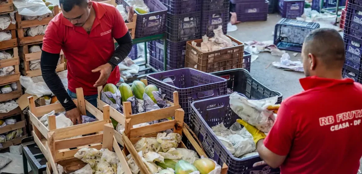 Prévia da inflação de março fica em 0,64%, pressionada por alimentos