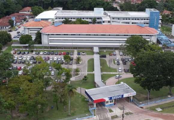 Seduc abre seleção para contratar analistas e assistentes administrativos