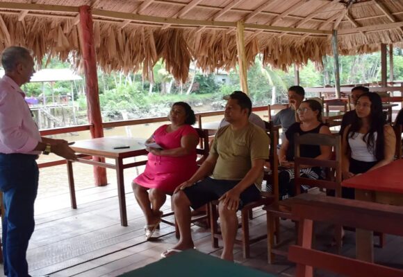 Cursos de turismo sustentável, inglês e marketing digital são oferecidos para moradores da Ilha do Combu pelo Capacita COP 30