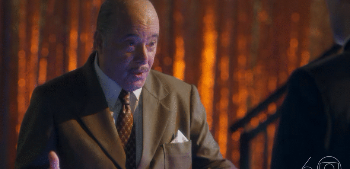 Tony Ramos interpreta Roberto Marinho em cena marcando os 60 anos da TV Globo