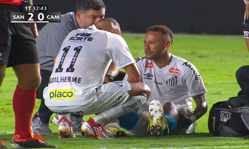 Neymar sofre nova lesão no jogo entre Santos e Atlético-MG