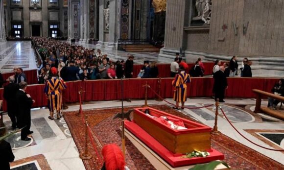 Funeral do Papa Francisco contará com 50 chefes de Estado e 10 monarcas