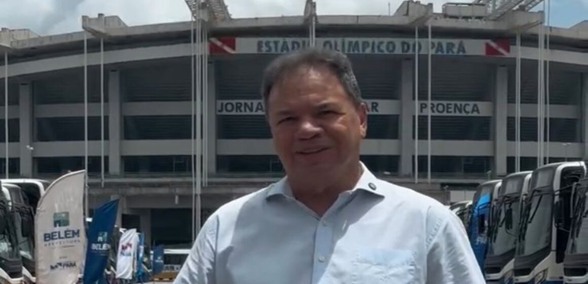 Chicão acompanha anúncio de novos ônibus para Belém