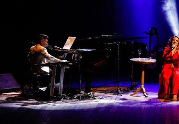 Lucinnha Bastos celebra o universo feminino em show “Mulher” no Teatro do Sesi
