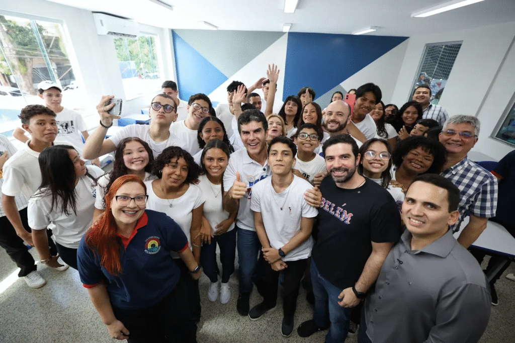 Governo entrega, em Icoaraci, a primeira escola bilíngue do Estado