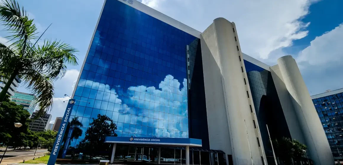 INSS anuncia restituição de R$ 292,7 milhões a aposentados prejudicados por descontos ilegais em mensalidades associativas