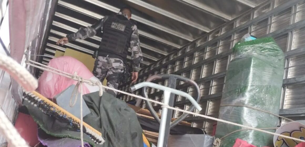 Quase meia tonelada de entorpecentes é apreendida por agentes da Base Fluvial ‘Antônio Lemos’
