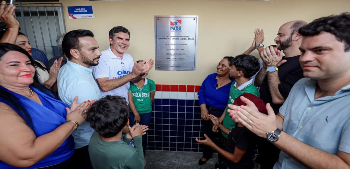 Helder entrega escola em Colares