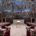 Capela Sistina e vestimentas do novo Papa já estão todos prontos para o início do Conclave