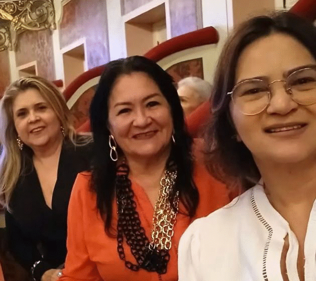 Solidárias