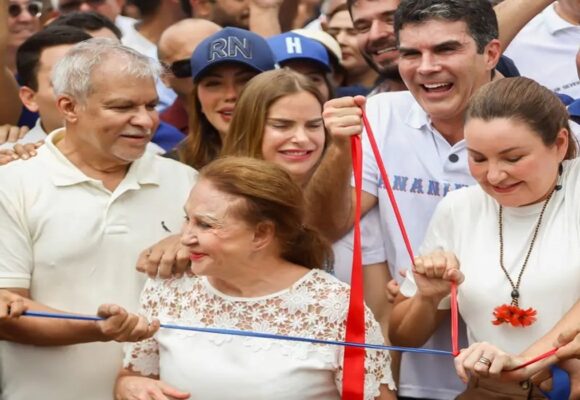 Elcione presente na inauguração de viaduto