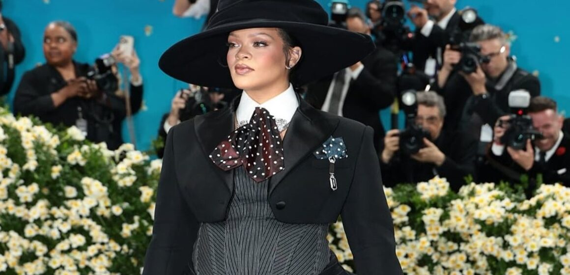 Cantora Rihanna anuncia gravidez de seu terceiro filho