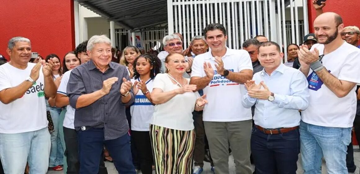 SaveClip.App_495620655_1212090357037517_3506550199988755328_n Elcione acompanha entrega de escola em Belém