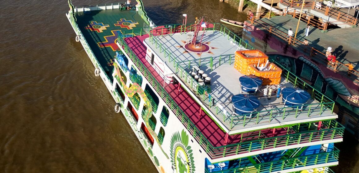 Está em Marabá para visitação o barco-obra de arte da Bienal das Amazônias Sobre as Águas