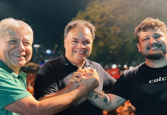 Chicão celebra o aniversário de Tailândia