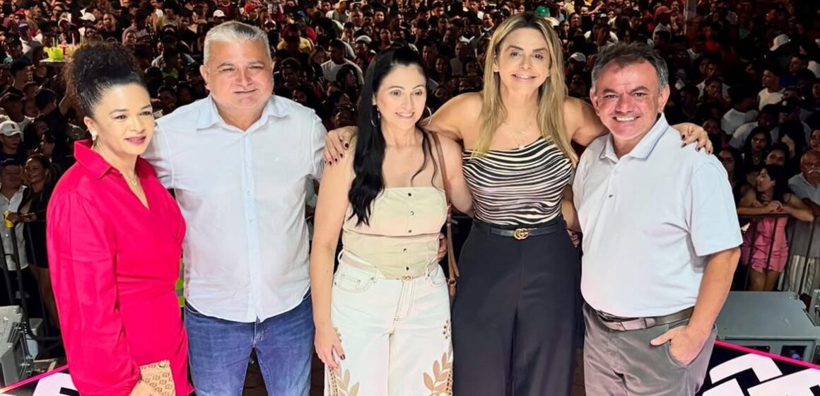 Cilene Couco acompanha festejos do aniversário de Dom Eliseu