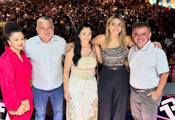 Cilene Couco acompanha festejos do aniversário de Dom Eliseu