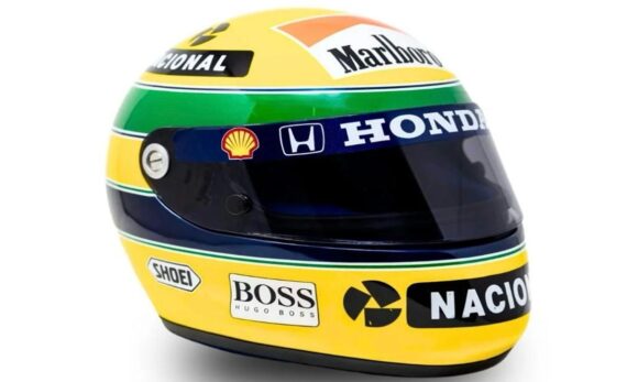 Durante leilão, capacete usado por Ayrton Senna é vendido por US$ 966 mil