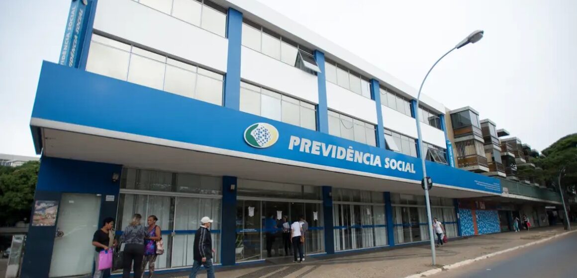 Déficit do INSS deve quadruplicar até 2100 e reacende alerta por nova reforma da Previdência
