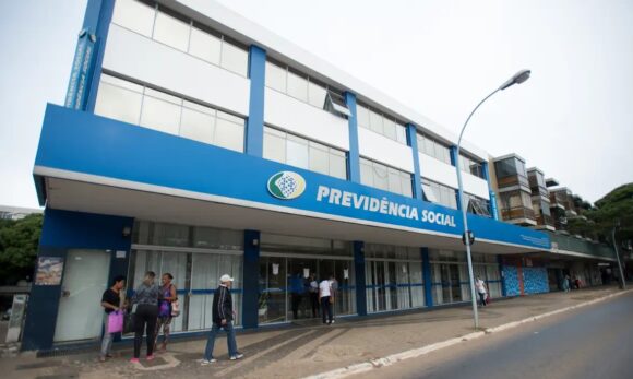 Déficit do INSS deve quadruplicar até 2100 e reacende alerta por nova reforma da Previdência