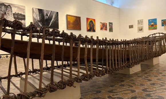 MABE inaugura exposição “EXISTIRMOS” com arte que reflete crise climática e Amazônia