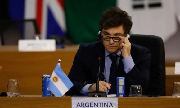 Milei supera direita tradicional em reduto de Macri e polariza política argentina