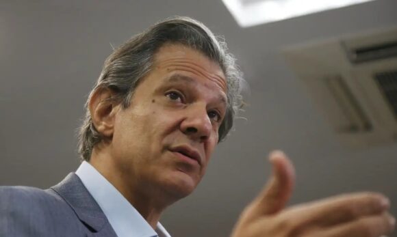Haddad apresenta a Lula medidas fiscais para cumprir meta de déficit zero