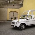 Novo Papamóvel elétrico de Leão XIV custa quase R$ 1 milhão