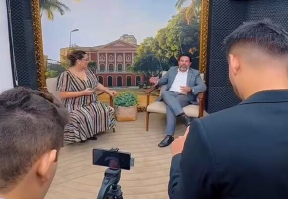 Rubens Magno falar sobre a COP 30 durante entrevista