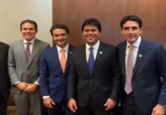 Celso Sabino prestigia Marcha dos Prefeitos
