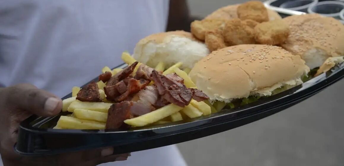 Obesidade pode atingir 1 em cada 4 adolescentes até 2030, alerta estudo global