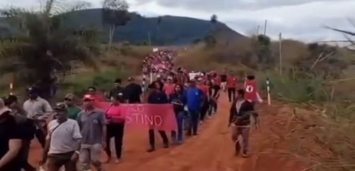 Confira imagens do protesto na Estrada de Ferro Carajás