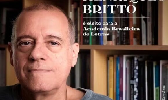 Paulo Henriques Britto é eleito para a Academia Brasileira de Letras