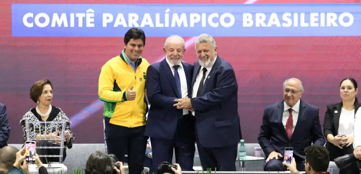 Lula propõe ampliação da Universidade do Futebol para incluir diversas modalidades esportivas