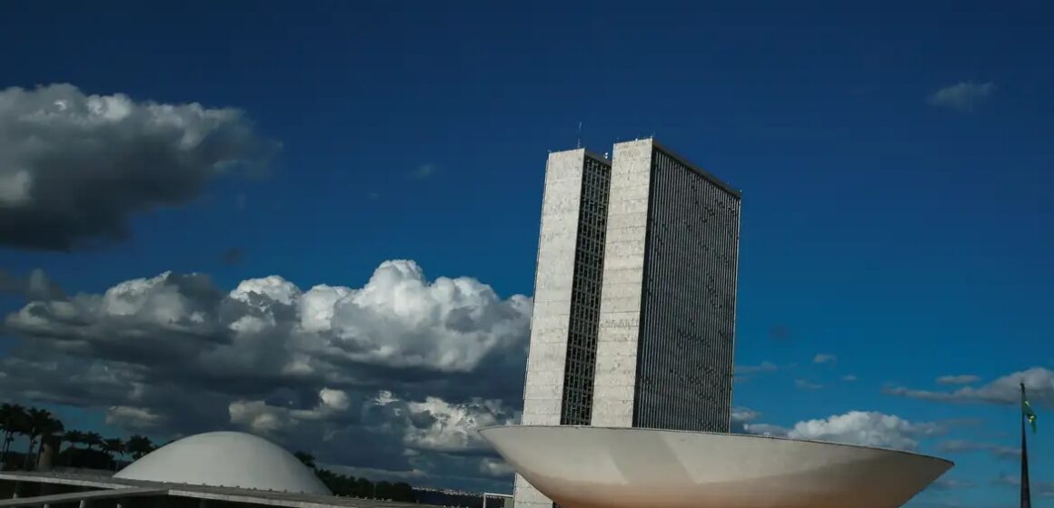 Estudo revela que “bancada da bala” propõe muitos projetos, mas poucos sobre armas
