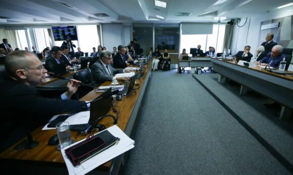 CCJ do Senado aprova suspensão de demarcações indígenas em SC e acirra debate sobre marco temporal