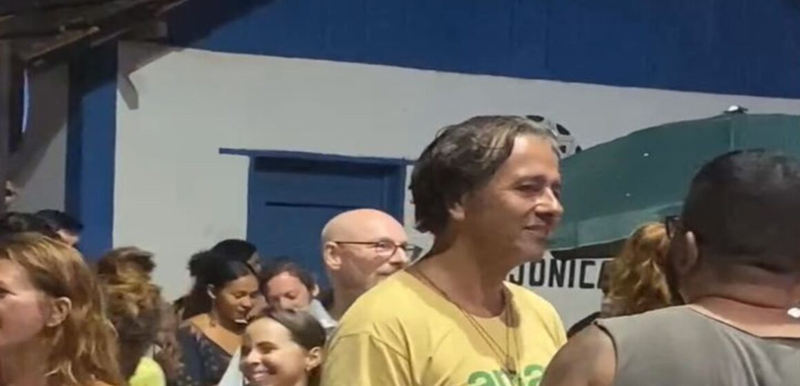 Ator Marcos Palmeira continua curtindo Alter do Chão, em Santarém
