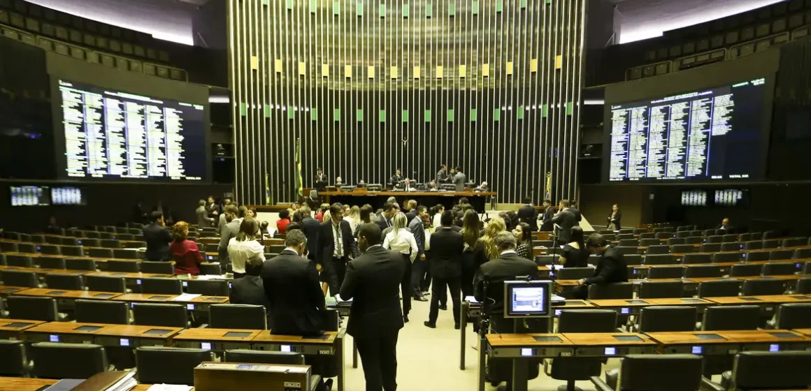 Câmara pode votar urgência para aumentar número de deputados federais