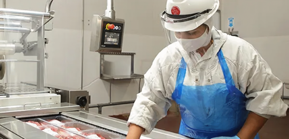 Marfrig e BRF anunciam fusão e criam gigante global de alimentos com receita de R$152 bilhões