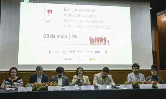 Discriminação atinge 52,9% das pessoas com HIV/aids, mostra pesquisa