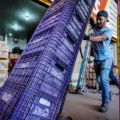 Rendimento médio dos brasileiros chega a R$ 3.057, recorde desde 2012